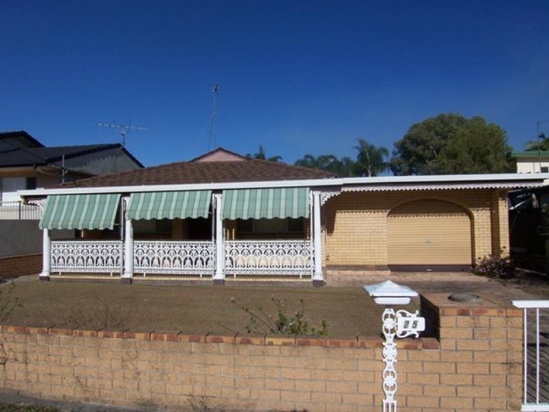 25 Ashgrove Avenue, Runaway Bay QLD 4216