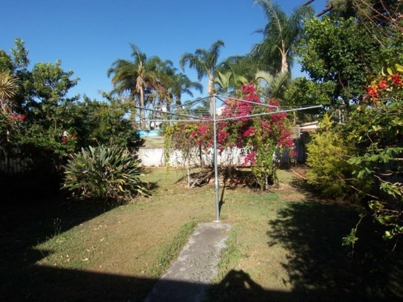 25 Ashgrove Avenue, Runaway Bay QLD 4216