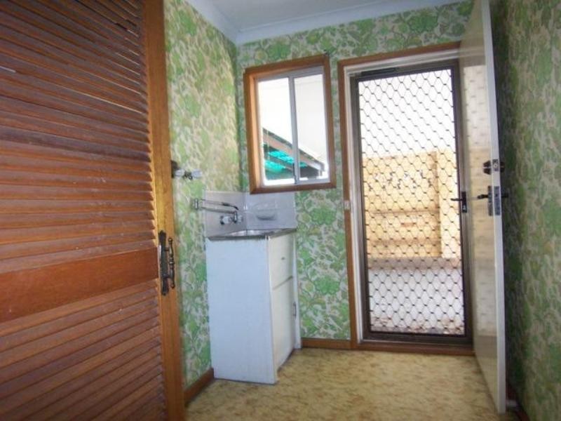 25 Ashgrove Avenue, Runaway Bay QLD 4216