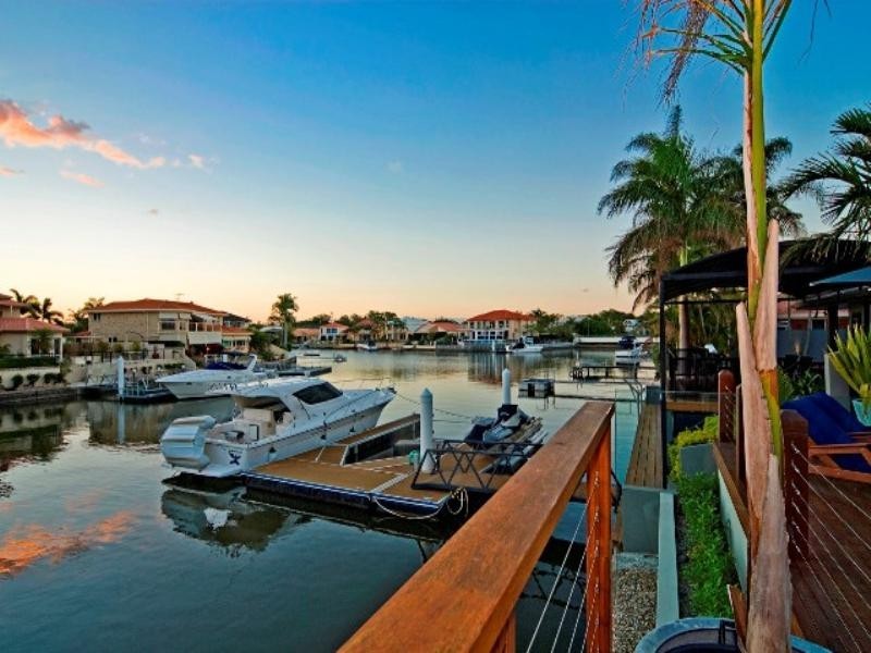 15 Cockleshell Court, Runaway Bay QLD 4216