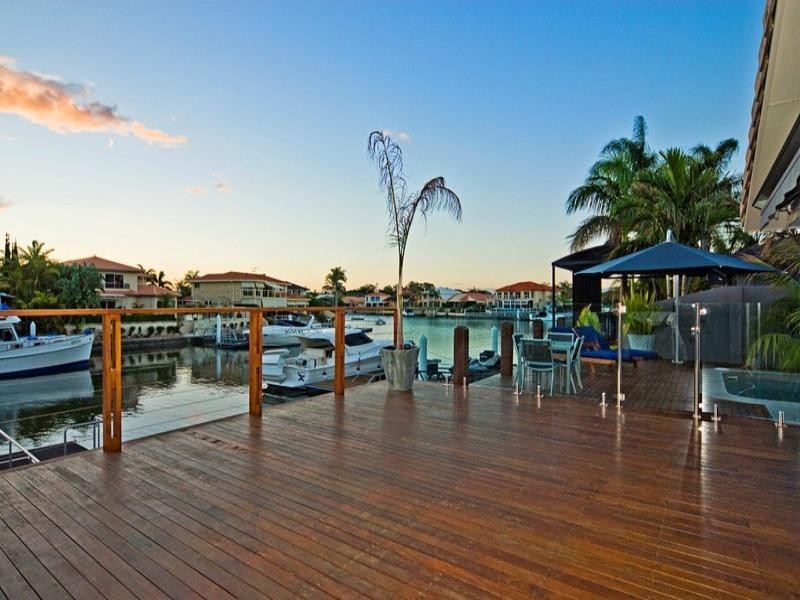 15 Cockleshell Court, Runaway Bay QLD 4216