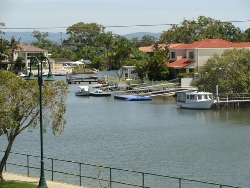 2/18 Helena Street, Biggera Waters QLD 4216