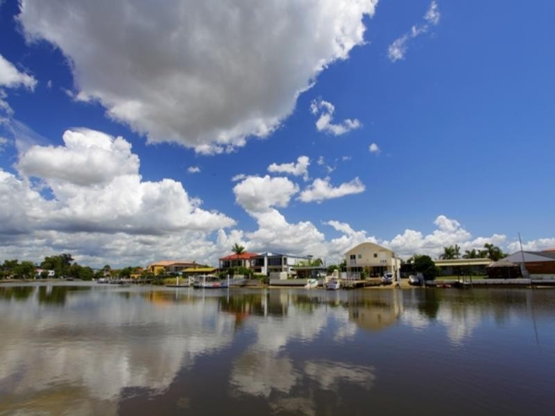 2/18 Helena Street, Biggera Waters QLD 4216