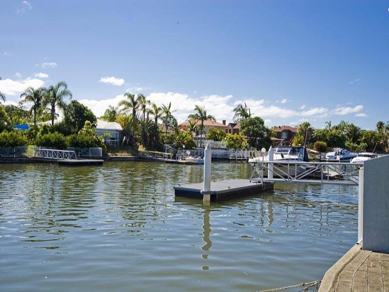 104 Sundance Way, Runaway Bay QLD 4216