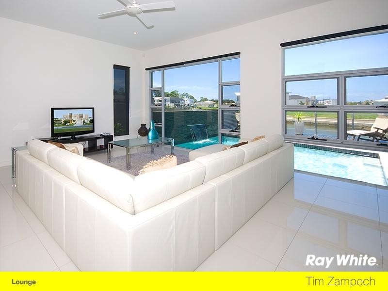 71 Compass Drive, Biggera Waters QLD 4216