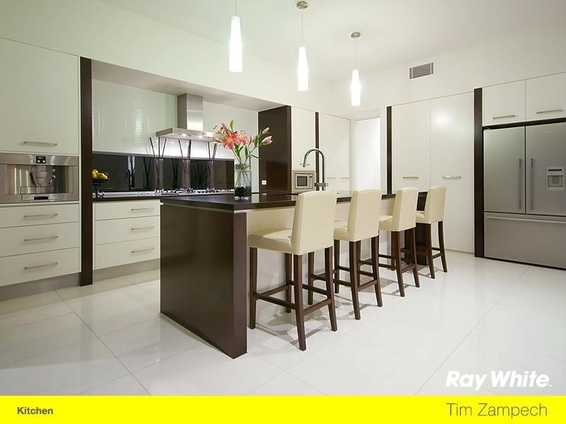 71 Compass Drive, Biggera Waters QLD 4216