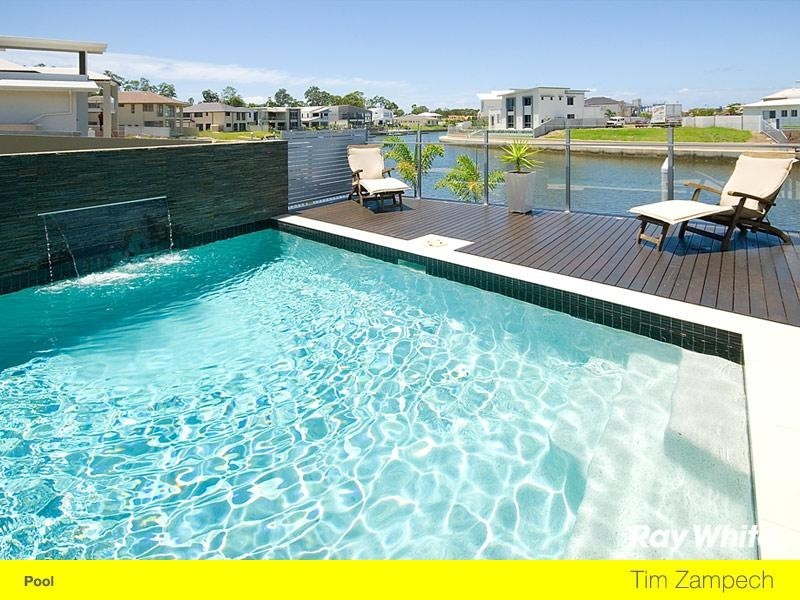 71 Compass Drive, Biggera Waters QLD 4216