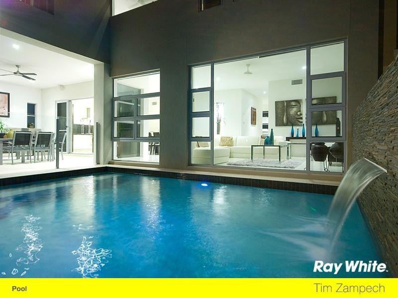 71 Compass Drive, Biggera Waters QLD 4216