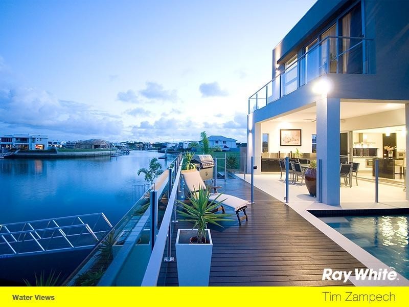 71 Compass Drive, Biggera Waters QLD 4216