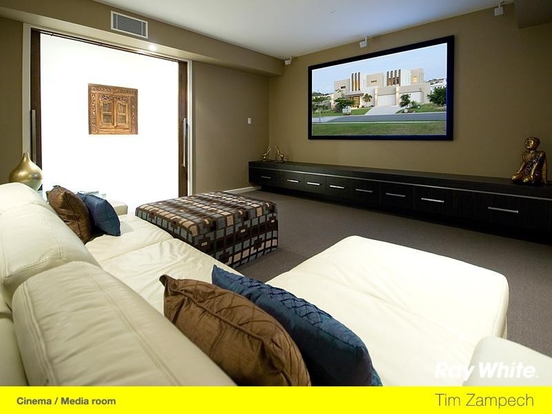 71 Compass Drive, Biggera Waters QLD 4216