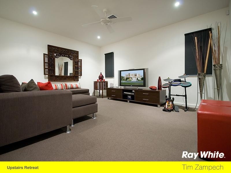 71 Compass Drive, Biggera Waters QLD 4216