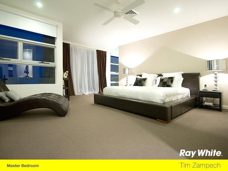 71 Compass Drive, Biggera Waters QLD 4216