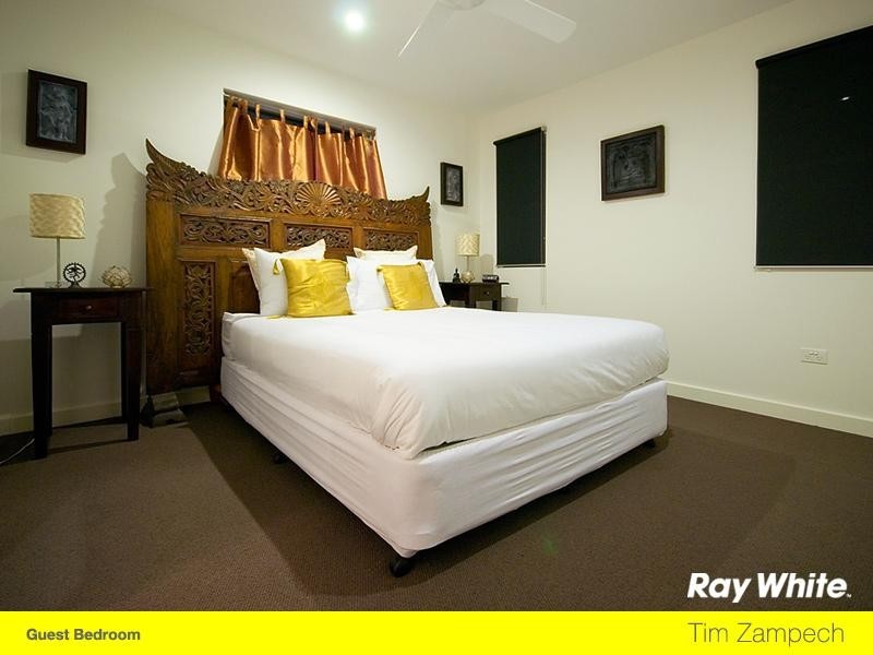 71 Compass Drive, Biggera Waters QLD 4216