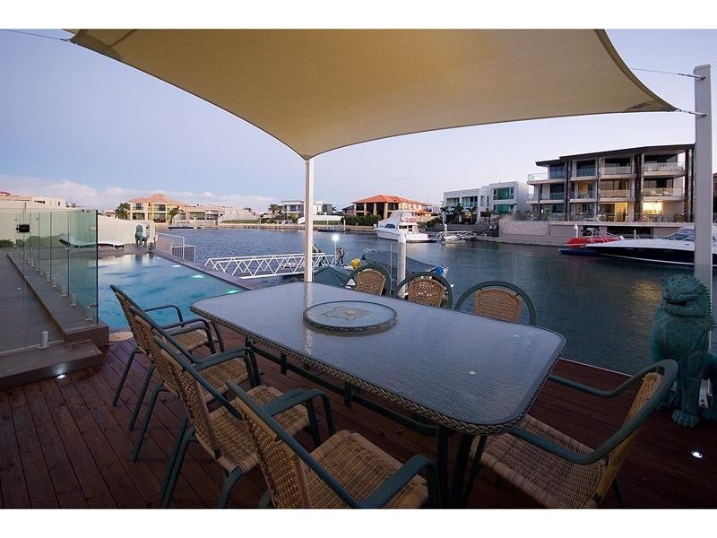 Paradise Point QLD 4216