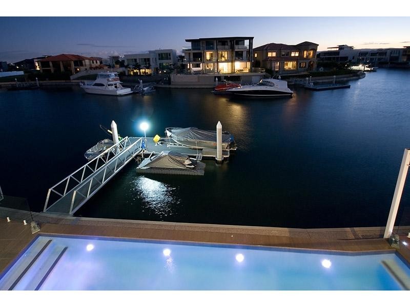 Paradise Point QLD 4216