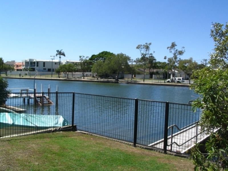 22 Vaggelas Crescent, Biggera Waters QLD 4216