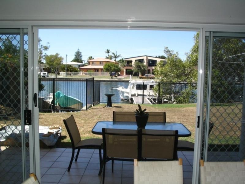 22 Vaggelas Crescent, Biggera Waters QLD 4216