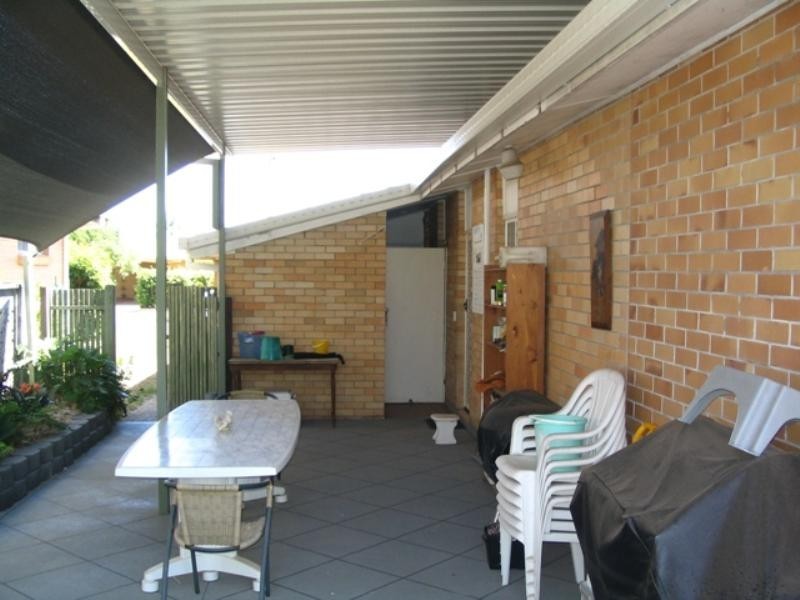 22 Vaggelas Crescent, Biggera Waters QLD 4216