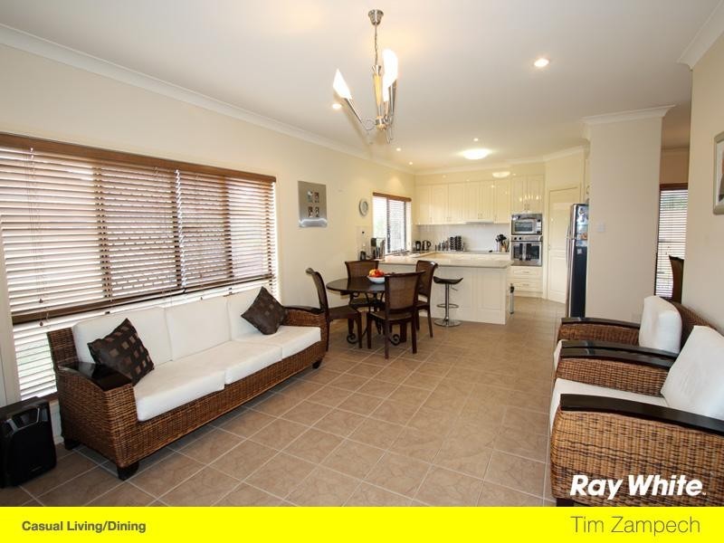 12 Orpington Court, Arundel QLD 4214