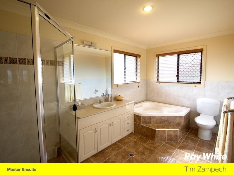 12 Orpington Court, Arundel QLD 4214