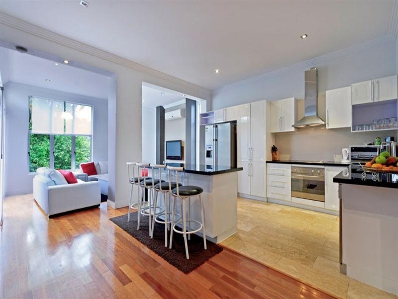 316 Bayview Street, Hollywell QLD 4216