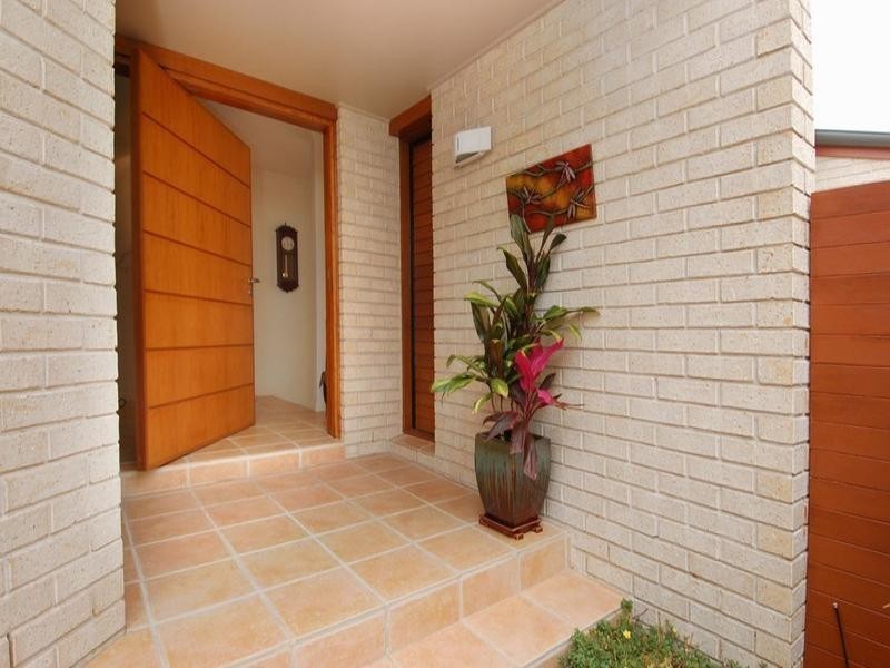 8 and 8a Huon Crescent, Runaway Bay QLD 4216