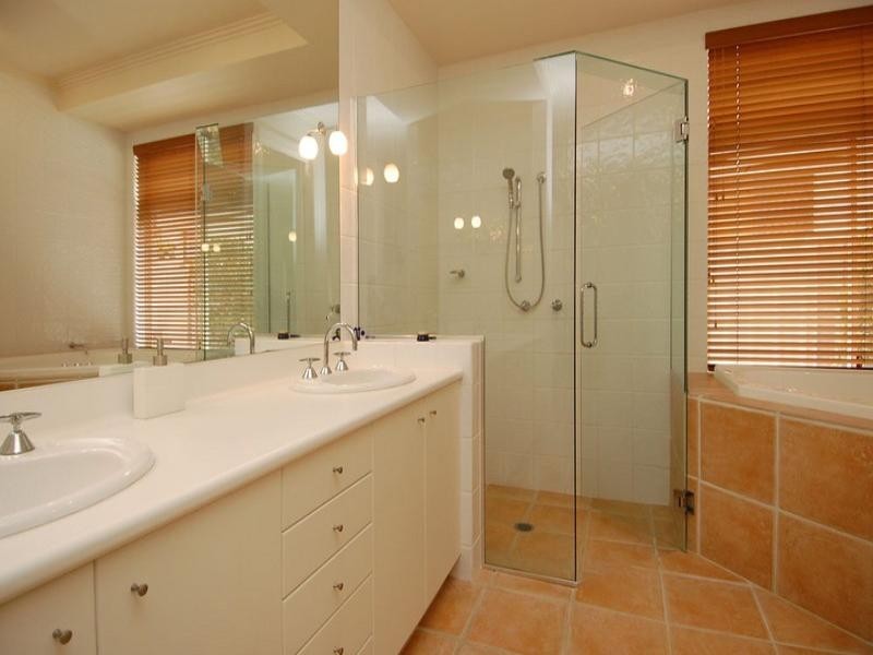 8 and 8a Huon Crescent, Runaway Bay QLD 4216