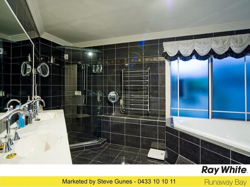 161 Pebble Beach Drive, Runaway Bay QLD 4216