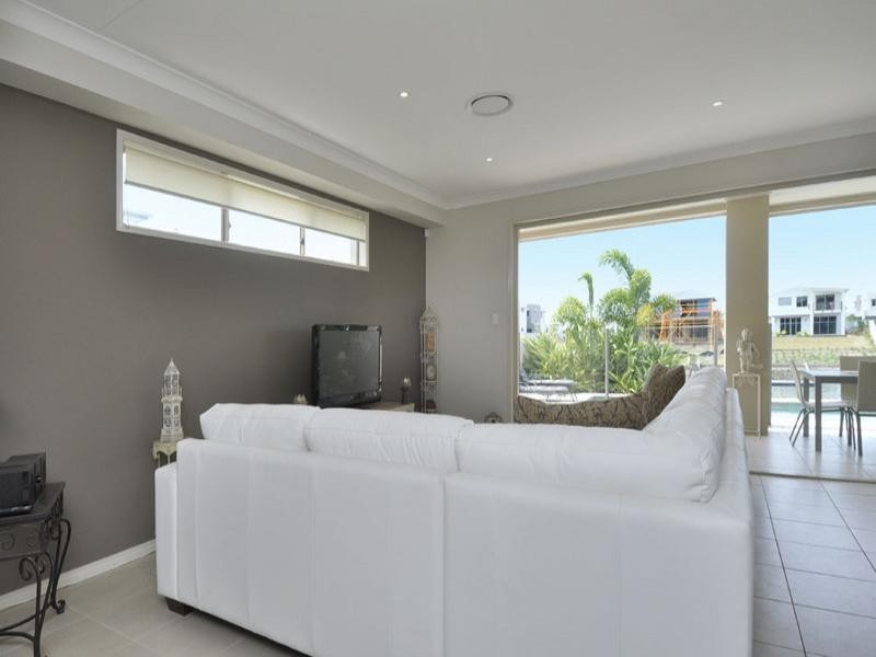 34 River Links Blvd East, Helensvale QLD 4212