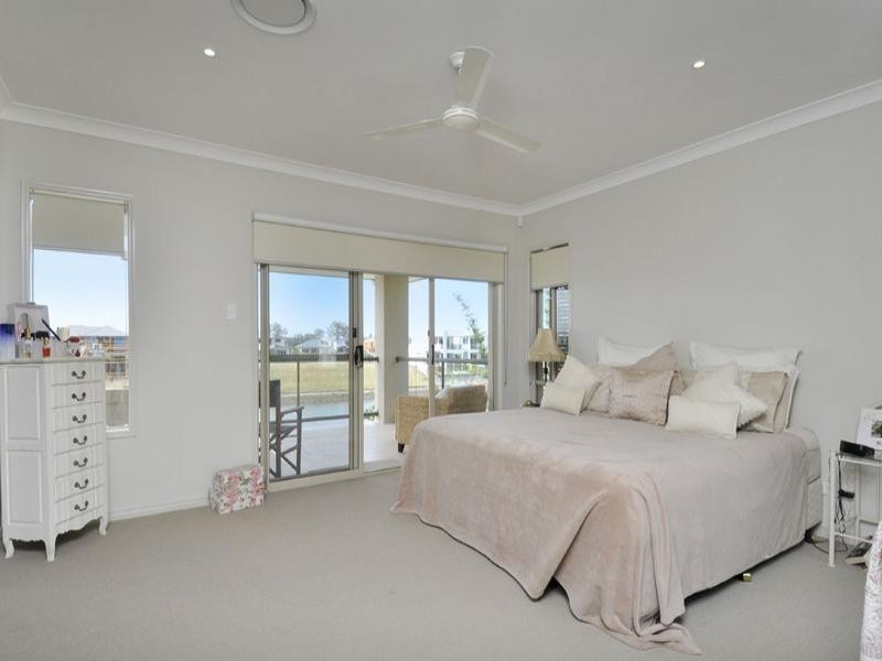 34 River Links Blvd East, Helensvale QLD 4212