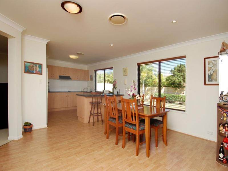 5 Calmwater Crescent, Hope Island QLD 4212