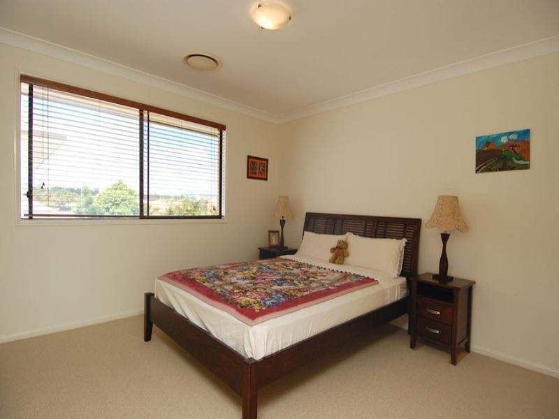 5 Calmwater Crescent, Hope Island QLD 4212
