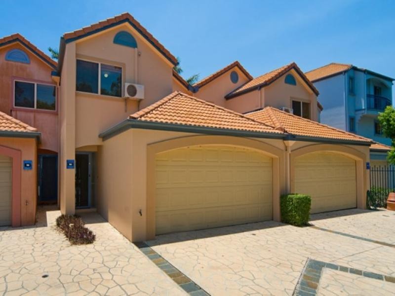 96 John Lund Drive, Hope Island QLD 4212