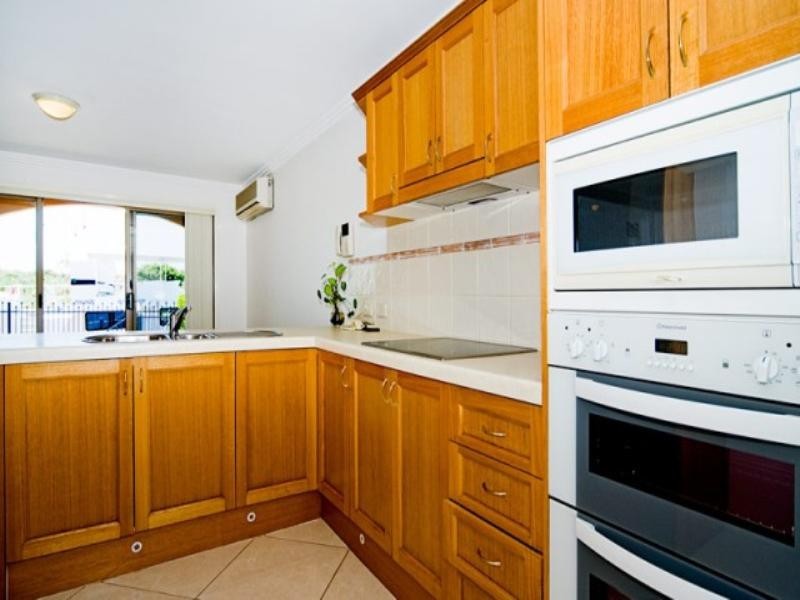 96 John Lund Drive, Hope Island QLD 4212