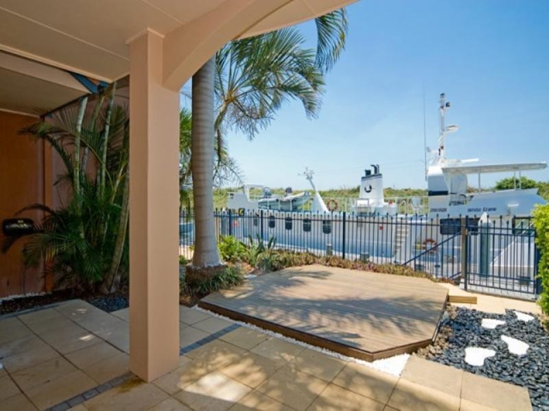 96 John Lund Drive, Hope Island QLD 4212