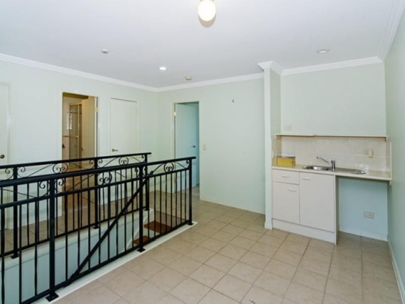 96 John Lund Drive, Hope Island QLD 4212