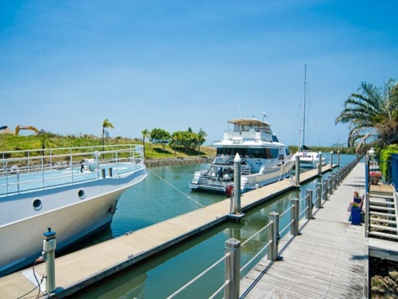 96 John Lund Drive, Hope Island QLD 4212