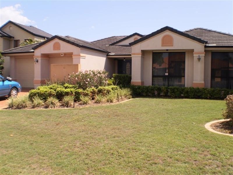 15 Champagne Boulevard, Helensvale QLD 4212