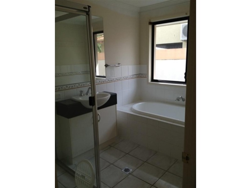 15 Champagne Boulevard, Helensvale QLD 4212