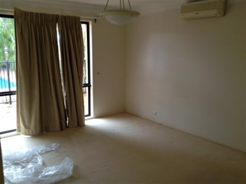 15 Champagne Boulevard, Helensvale QLD 4212