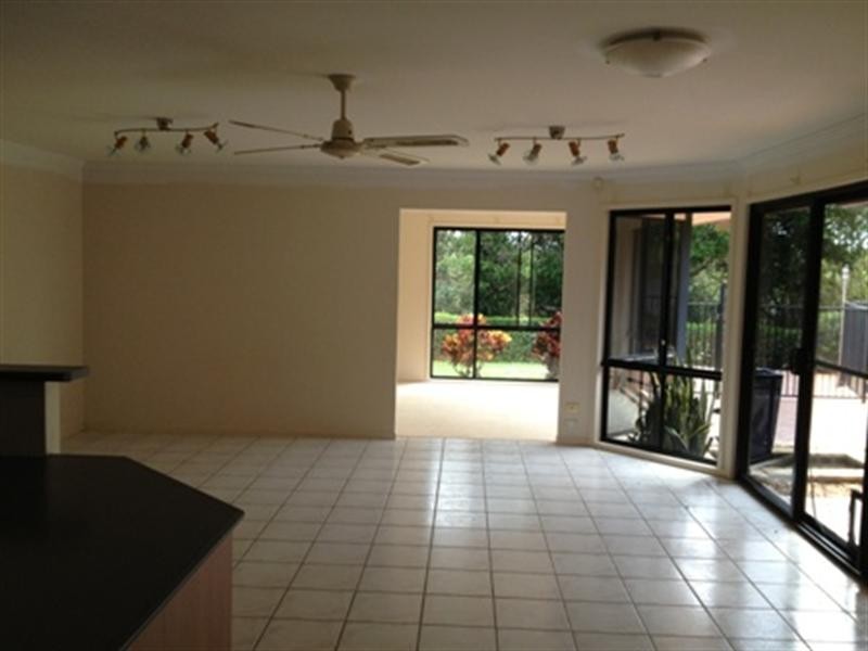 15 Champagne Boulevard, Helensvale QLD 4212