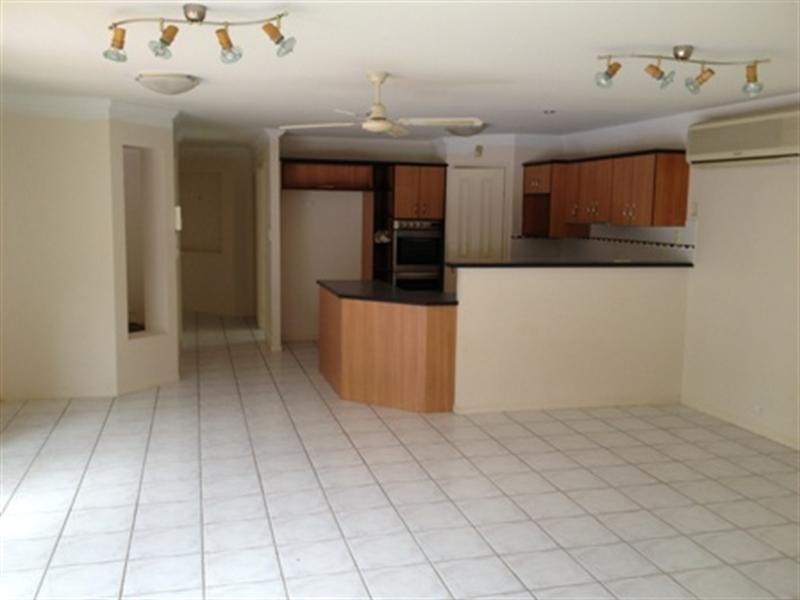 15 Champagne Boulevard, Helensvale QLD 4212