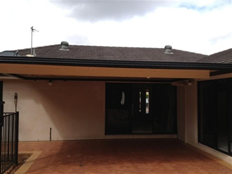 15 Champagne Boulevard, Helensvale QLD 4212