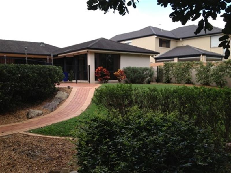 15 Champagne Boulevard, Helensvale QLD 4212