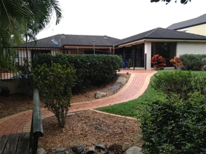 15 Champagne Boulevard, Helensvale QLD 4212