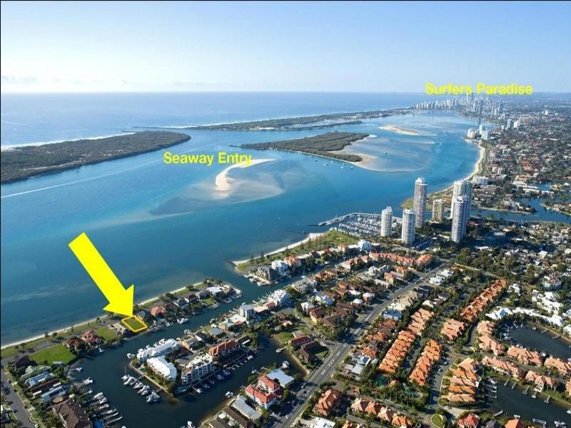 18 Anglers Esplanade, Runaway Bay QLD 4216