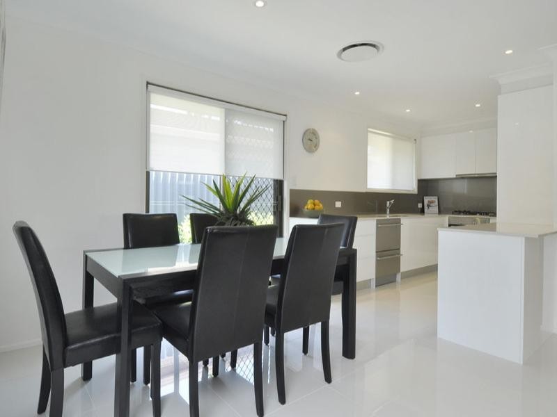 32 Jacaranda Avenue, Hollywell QLD 4216