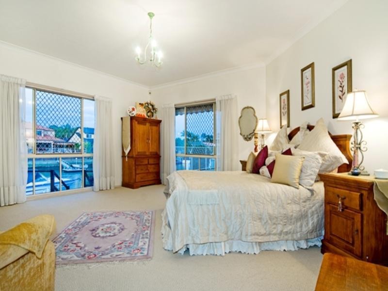 49 Pebble Beach Drive, Runaway Bay QLD 4216