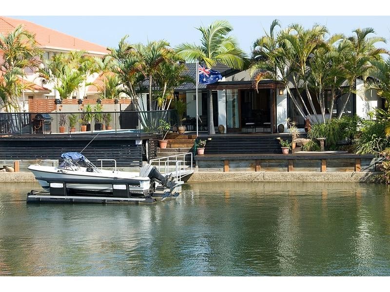 67 Pebble Beach Drive, Runaway Bay QLD 4216
