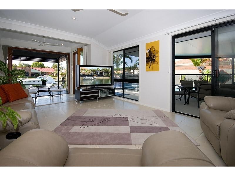 67 Pebble Beach Drive, Runaway Bay QLD 4216